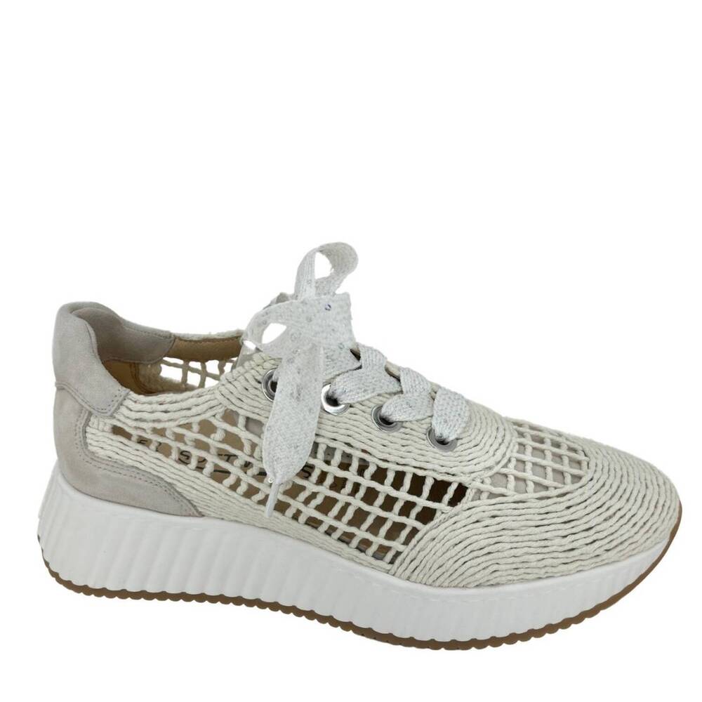 NEW SOFTWAVES women's atalia sneaker in cream